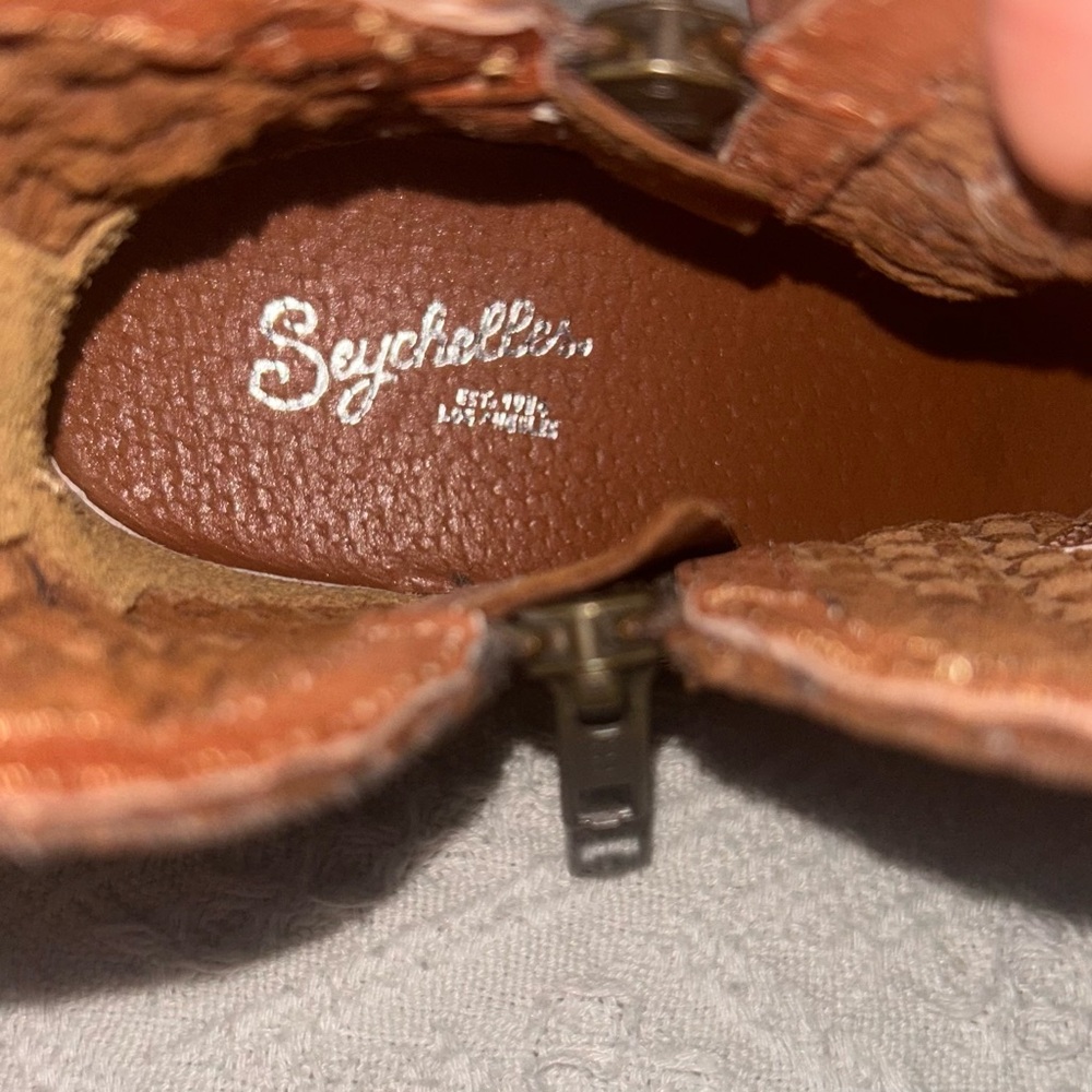 🤠Seychelles Leather Distressed Woven Booties🤠 - Picture 10 of 10
